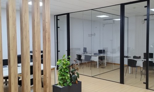 Transformando Espacios: Innovación con Tabiques Móviles y Renovación de Instalaciones - Jácena Transformando Espacios: Innovación con Tabiques Móviles y Renovación de Instalaciones - Jácena
